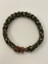 Load image into Gallery viewer, Wolf Paracord Bracelet - Forest Camo